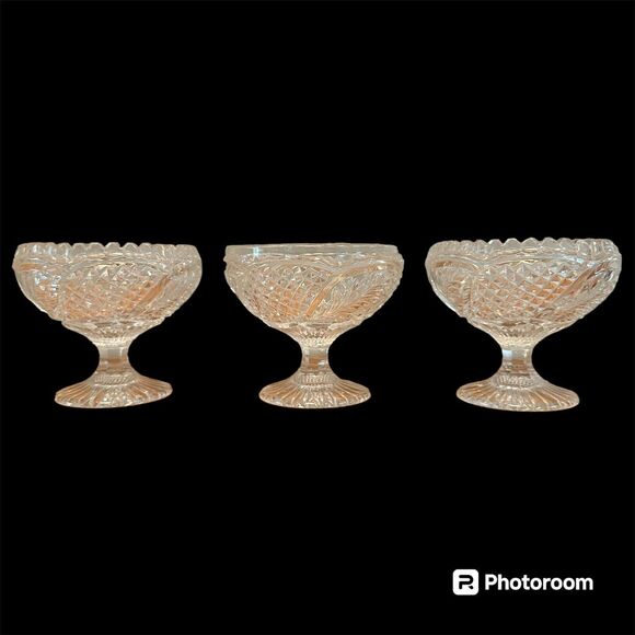 Three Vintage Pedestal Bowls Clear Glass Diamond Floral Pattern - Picture 2 of 5